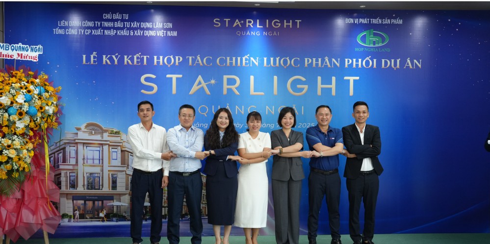 Chủ đầu tư và các đối tác ký kết hợp tác phân phối dự án Starlight Quảng Ngãi