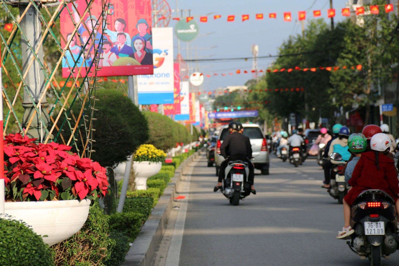 Những người mang Xuân về